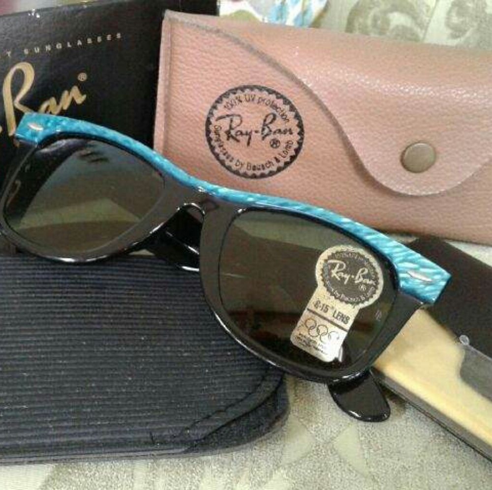 Pearlised green/ black wayfairer sunglasses